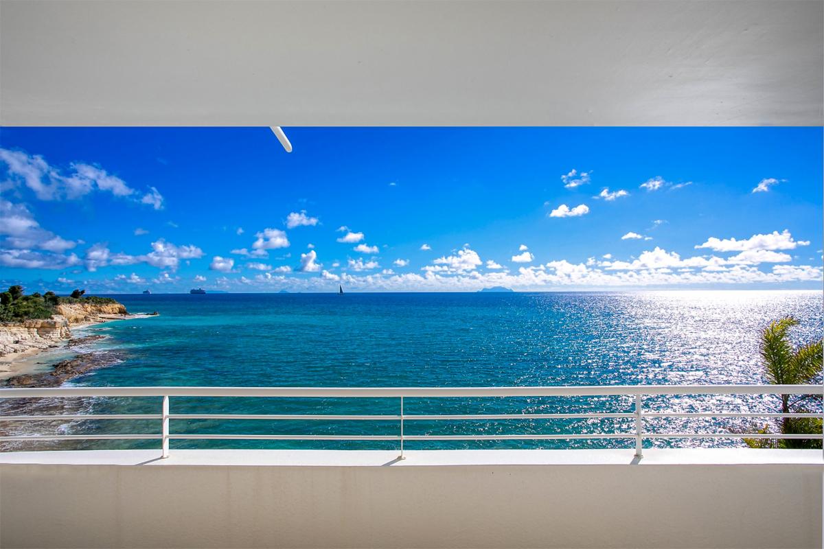 Luxury Villa rental St Martin - Bedroom balcony 4